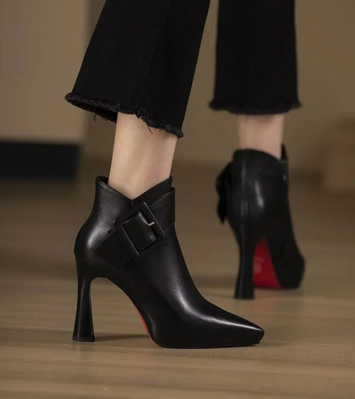 Stella | Stivaletti Signature con Tacco & Fibbia Oversize
