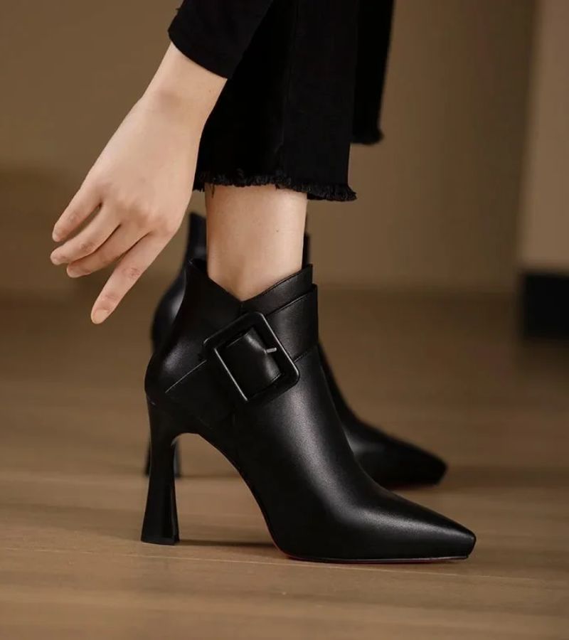 Stella | Stivaletti Signature con Tacco & Fibbia Oversize