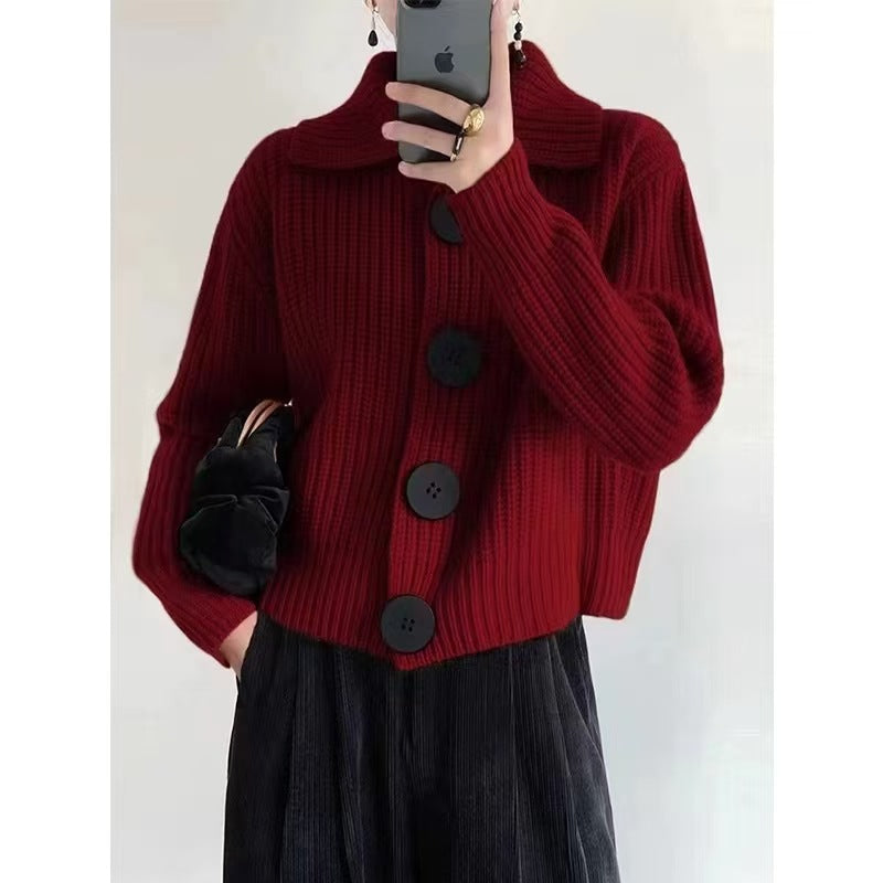 Elara | Cardigan Morbido con Grandi Bottoni