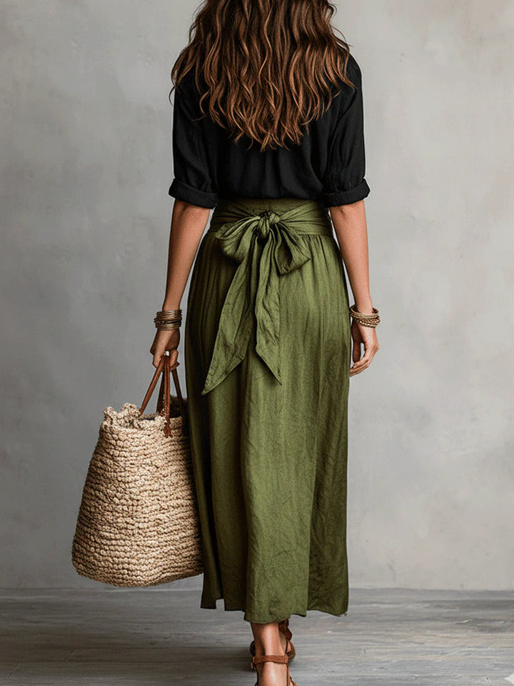 Vera – Completo di due pezzi: camicia nera e gonna midi verde oliva